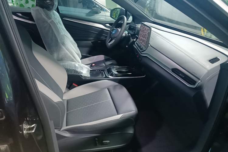 Used Volkswagen ID.4 CROZZ 2026 Model Pure Enjoyment Edition PURE Right Front Seat