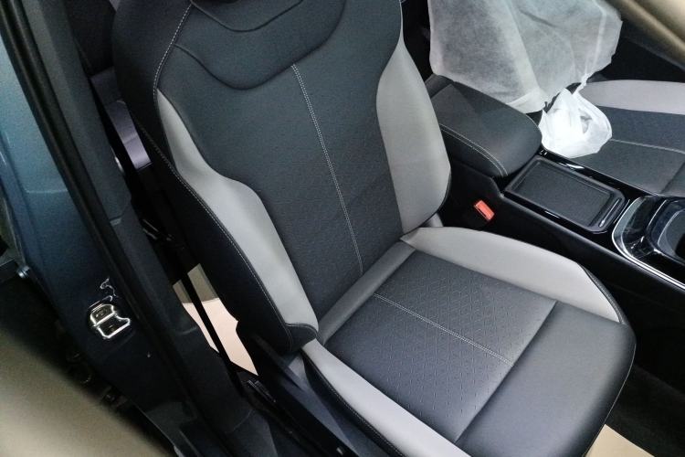 Used Volkswagen ID.4 CROZZ 2026 Model Pure Enjoyment Edition PURE Right Front Seat