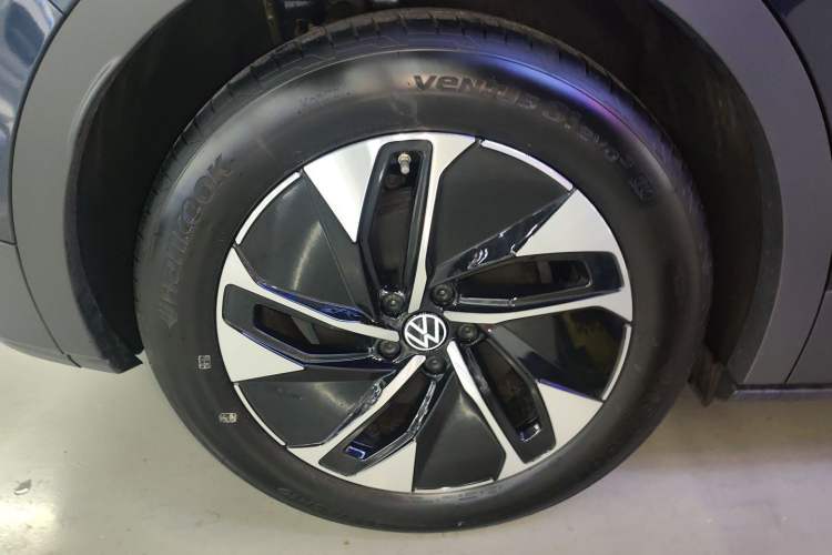 Used Volkswagen ID.4 CROZZ 2026 Model Pure Enjoyment Edition PURE Right Rear Wheel Hub