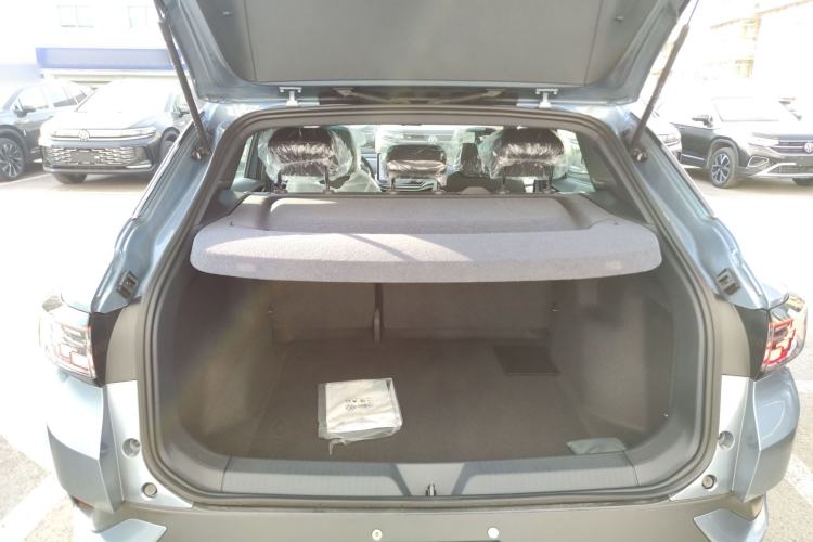 Used Volkswagen ID.4 CROZZ 2026 Model Pure Enjoyment Edition PURE Trunk