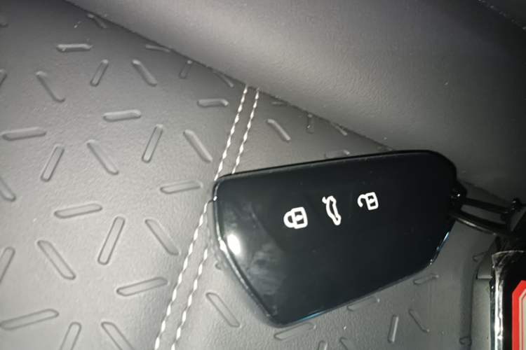 Used Volkswagen ID.4 CROZZ 2026 Model Pure Enjoyment Edition PURE Vehicle Key