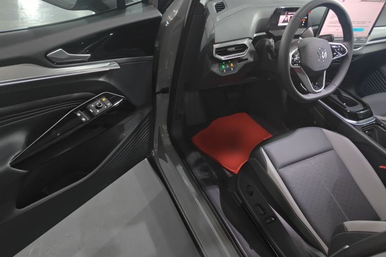Used Volkswagen ID.4 CROZZ 2026 Model Pure Enjoyment Edition PURE Driver Seat