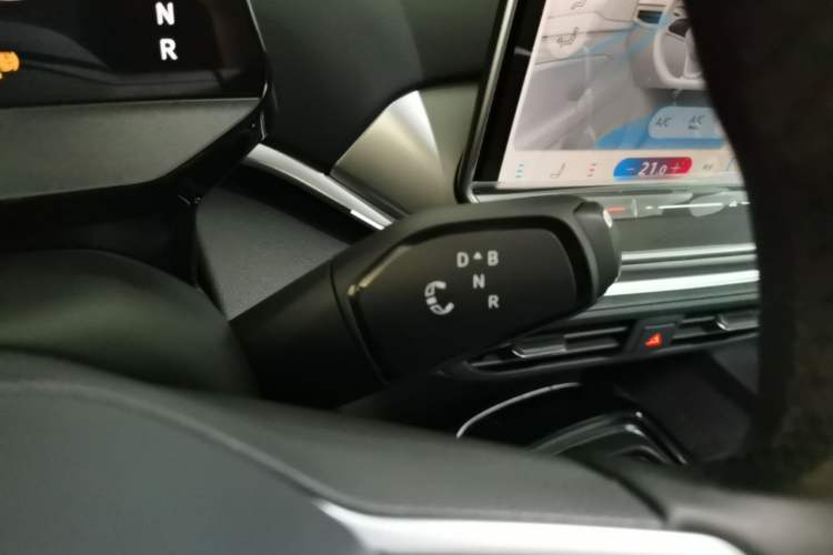 Used Volkswagen ID.4 CROZZ 2026 Model Pure Enjoyment Edition PURE Gear Lever