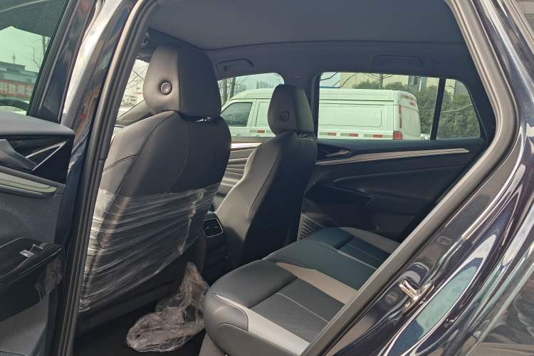 Used Volkswagen ID.4 CROZZ 2026 Model Pure Enjoyment Edition PURE Interior 3