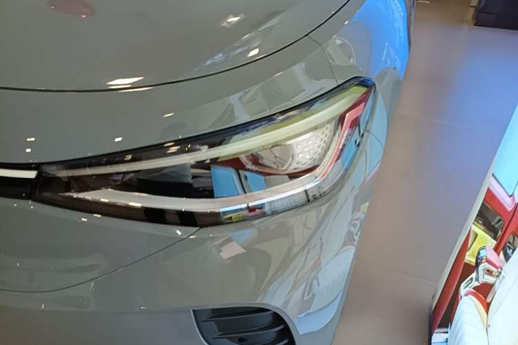 Used Volkswagen ID.4 CROZZ 2026 Model Pure Enjoyment Edition PURE Left Front Headlight