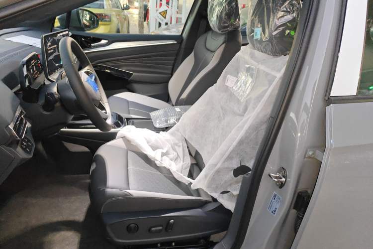 Used Volkswagen ID.4 CROZZ 2026 Model Pure Enjoyment Edition PURE Left Front Seat
