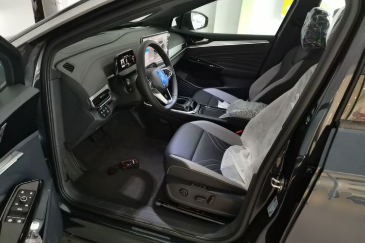 Used Volkswagen ID.4 CROZZ 2026 Model Pure Enjoyment Edition PURE Left Front Seat