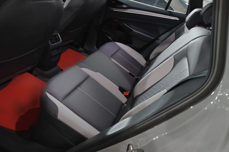 Used Volkswagen ID.4 CROZZ 2026 Model Pure Enjoyment Edition PURE Left Rear Seat