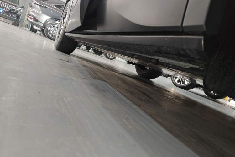 Used Volkswagen ID.4 CROZZ 2026 Model Pure Enjoyment Edition PURE Left Side Sill