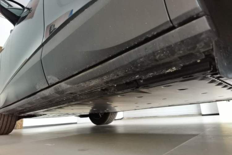 Used Volkswagen ID.4 CROZZ 2026 Model Pure Enjoyment Edition PURE Left Side Sill