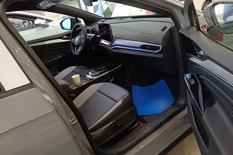 Used Volkswagen ID.4 CROZZ 2026 Model Pure Enjoyment Edition PURE Right Front Seat