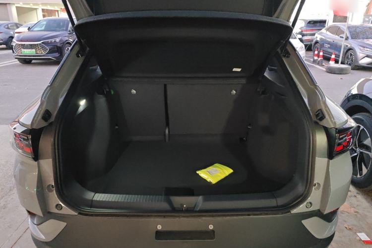Used Volkswagen ID.4 CROZZ 2026 Model Pure Enjoyment Edition PURE Trunk