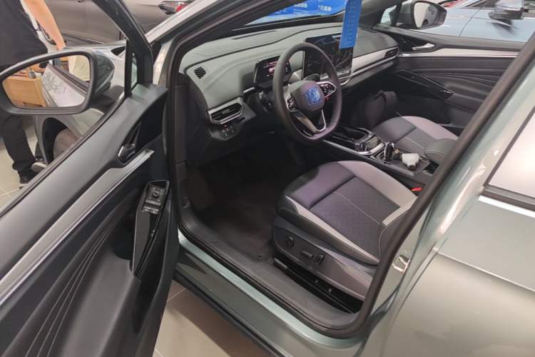 Used Volkswagen ID.4 CROZZ 2026 Model Pure Enjoyment Edition PURE Driver Seat