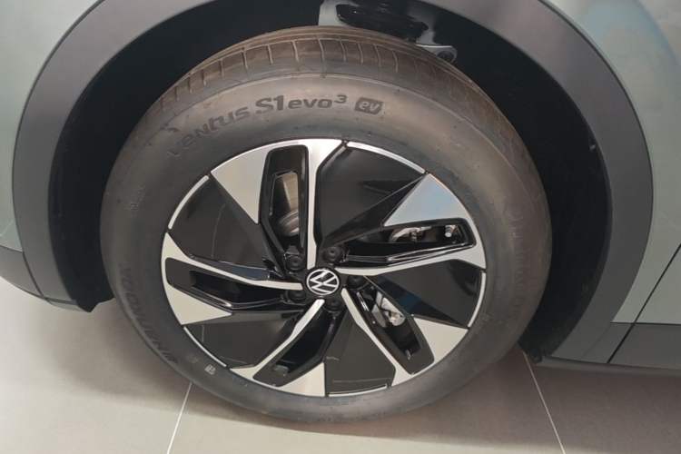Used Volkswagen ID.4 CROZZ 2026 Model Pure Enjoyment Edition PURE Left Front Wheel Hub