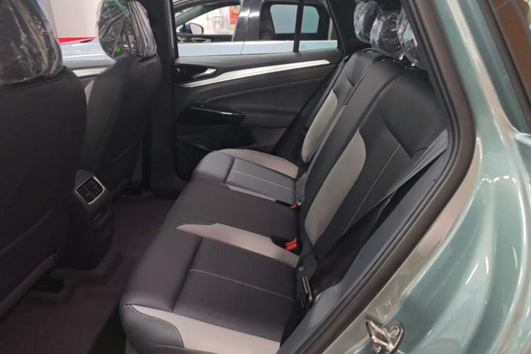 Used Volkswagen ID.4 CROZZ 2026 Model Pure Enjoyment Edition PURE Left Rear Seat