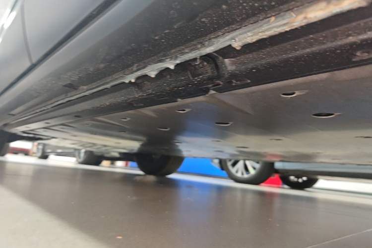 Used Volkswagen ID.4 CROZZ 2026 Model Pure Enjoyment Edition PURE Left Side Sill
