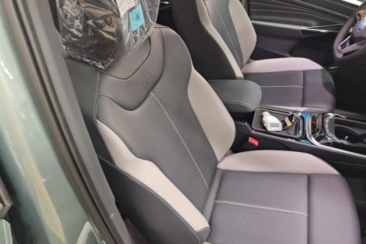 Used Volkswagen ID.4 CROZZ 2026 Model Pure Enjoyment Edition PURE Right Front Seat