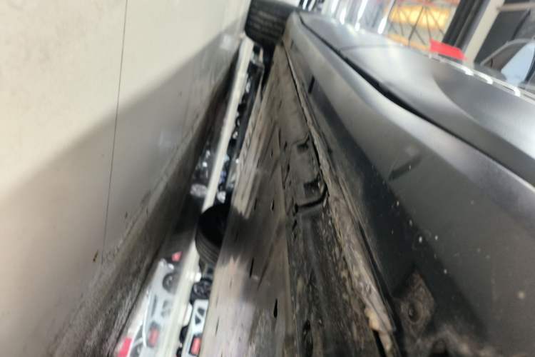 Used Volkswagen ID.4 CROZZ 2026 Model Pure Enjoyment Edition PURE Left Side Sill