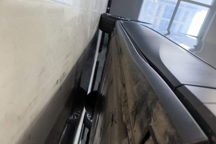 Used Volkswagen ID.4 CROZZ 2026 Model Pure Enjoyment Edition PURE Right Side Sill