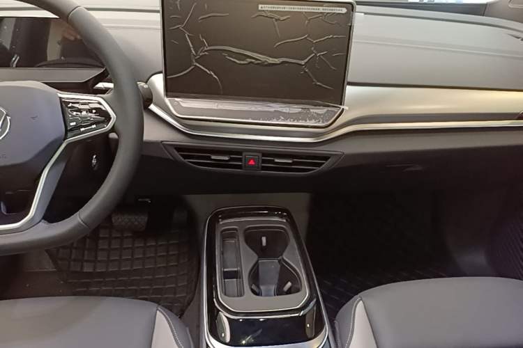 Used Volkswagen ID.4 CROZZ 2026 Model Pure Enjoyment Edition PURE Audio And AC Panel