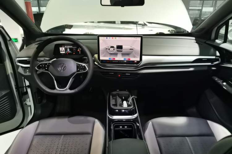 Used Volkswagen ID.4 CROZZ 2026 Model Pure Enjoyment Edition PURE Center Console