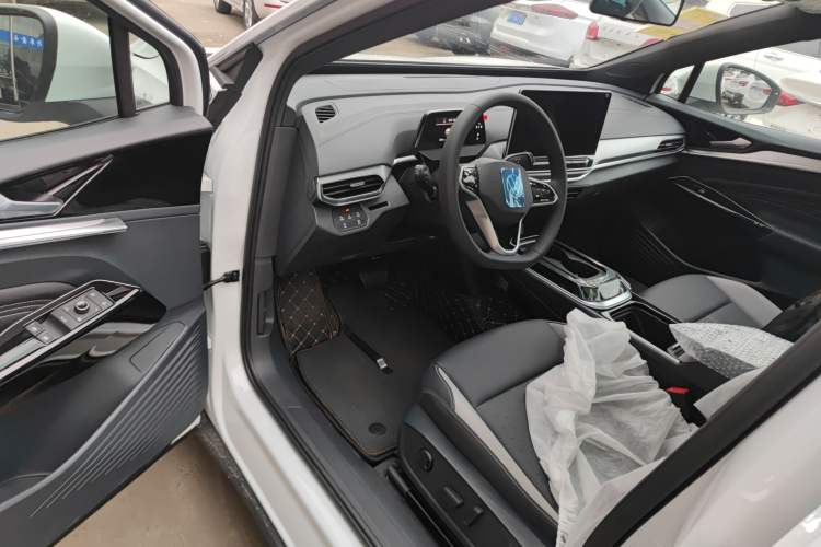 Used Volkswagen ID.4 CROZZ 2026 Model Pure Enjoyment Edition PURE Driver Seat