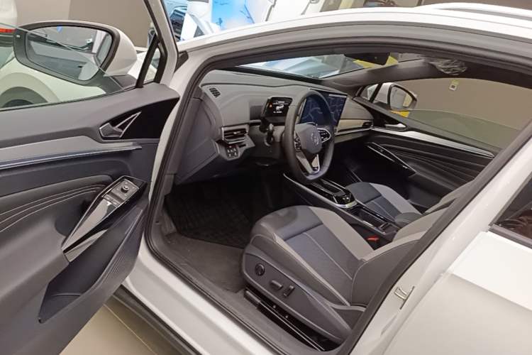 Used Volkswagen ID.4 CROZZ 2026 Model Pure Enjoyment Edition PURE Driver Seat