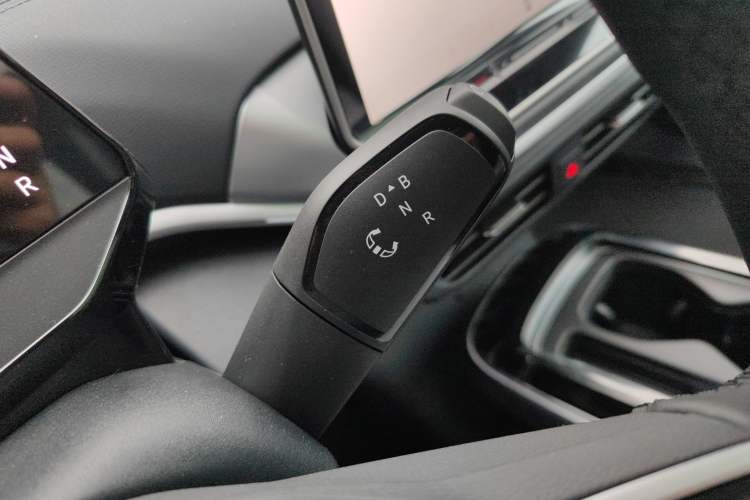 Used Volkswagen ID.4 CROZZ 2026 Model Pure Enjoyment Edition PURE Gear Lever