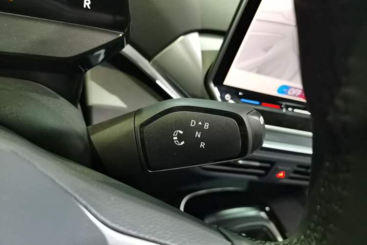 Used Volkswagen ID.4 CROZZ 2026 Model Pure Enjoyment Edition PURE Gear Lever