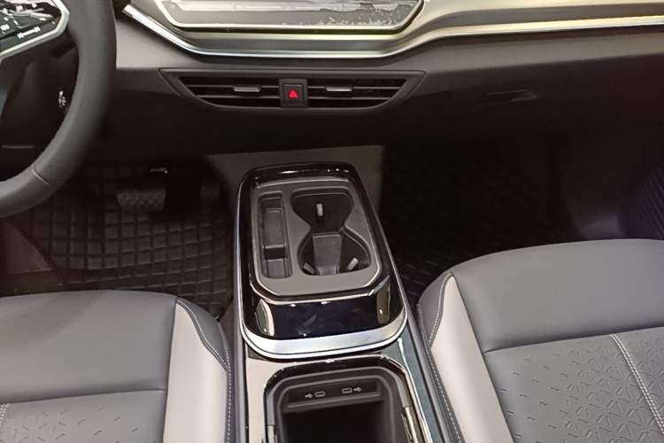 Used Volkswagen ID.4 CROZZ 2026 Model Pure Enjoyment Edition PURE Gear Lever