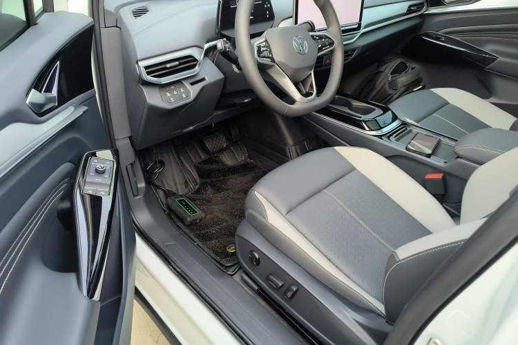 Used Volkswagen ID.4 CROZZ 2026 Model Pure Enjoyment Edition PURE Interior 3