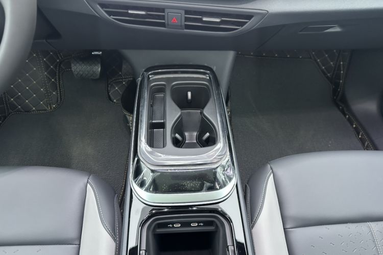 Used Volkswagen ID.4 CROZZ 2026 Model Pure Enjoyment Edition PURE Interior 3