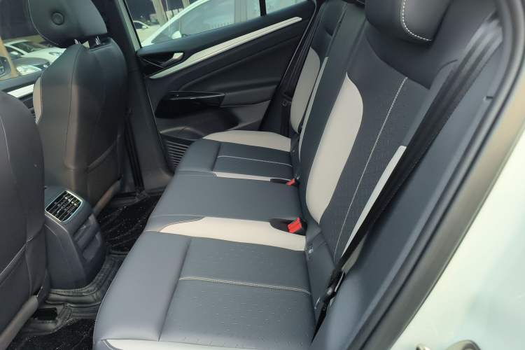 Used Volkswagen ID.4 CROZZ 2026 Model Pure Enjoyment Edition PURE Interior 4