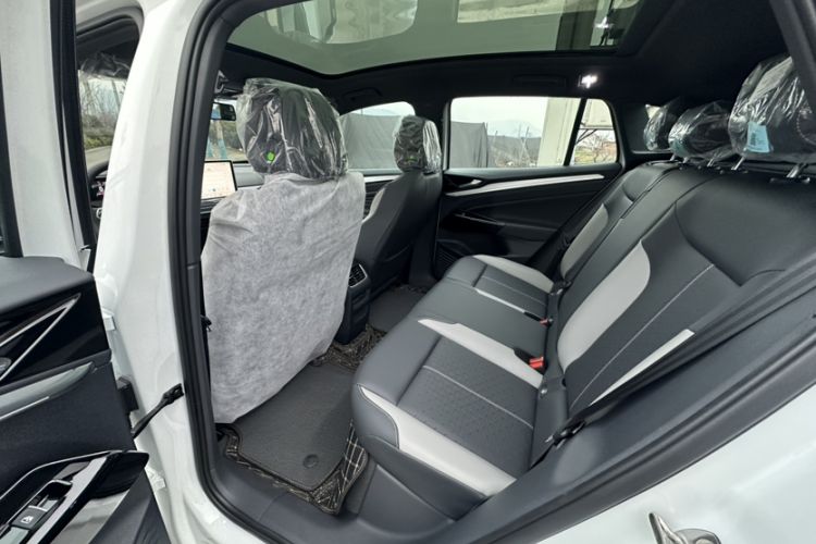Used Volkswagen ID.4 CROZZ 2026 Model Pure Enjoyment Edition PURE Interior 5