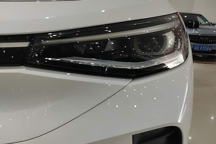 Used Volkswagen ID.4 CROZZ 2026 Model Pure Enjoyment Edition PURE Left Front Headlight
