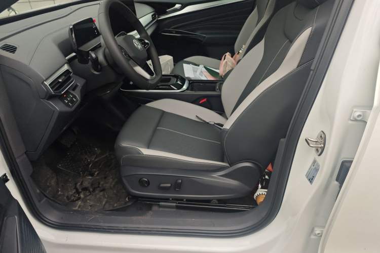 Used Volkswagen ID.4 CROZZ 2026 Model Pure Enjoyment Edition PURE Left Front Seat