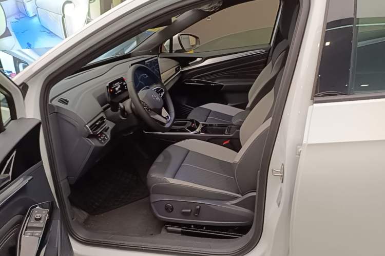 Used Volkswagen ID.4 CROZZ 2026 Model Pure Enjoyment Edition PURE Left Front Seat
