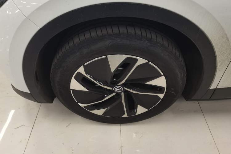 Used Volkswagen ID.4 CROZZ 2026 Model Pure Enjoyment Edition PURE Left Front Wheel Hub