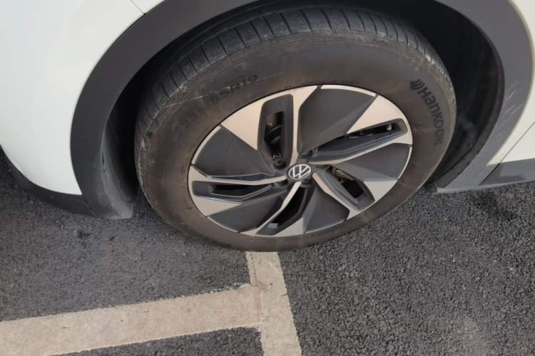Used Volkswagen ID.4 CROZZ 2026 Model Pure Enjoyment Edition PURE Left Front Wheel Hub