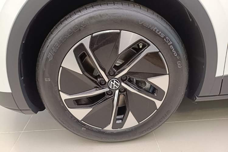 Used Volkswagen ID.4 CROZZ 2026 Model Pure Enjoyment Edition PURE Left Front Wheel Hub