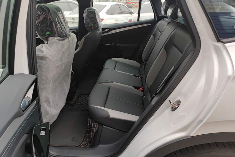 Used Volkswagen ID.4 CROZZ 2026 Model Pure Enjoyment Edition PURE Left Rear Seat