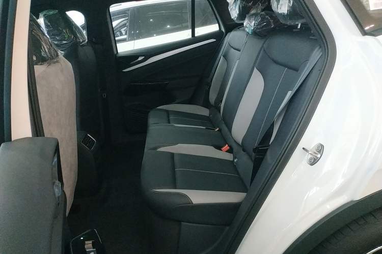 Used Volkswagen ID.4 CROZZ 2026 Model Pure Enjoyment Edition PURE Left Rear Seat