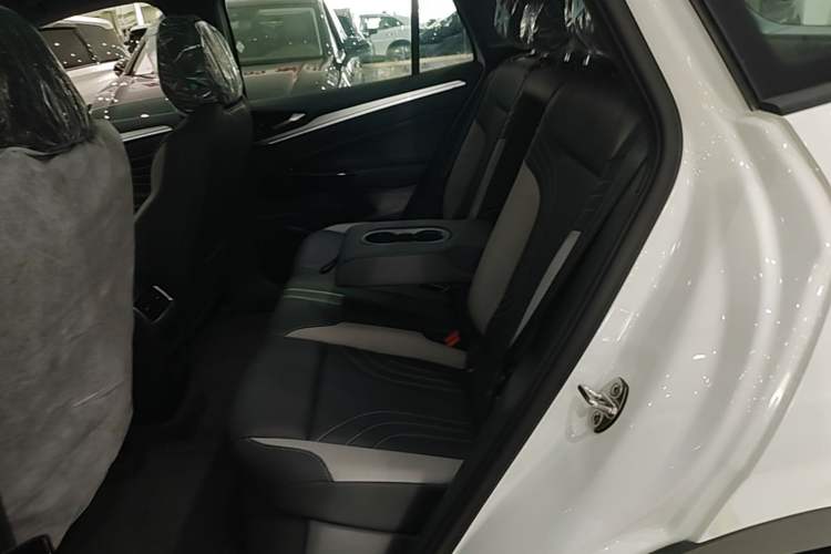 Used Volkswagen ID.4 CROZZ 2026 Model Pure Enjoyment Edition PURE Left Rear Seat