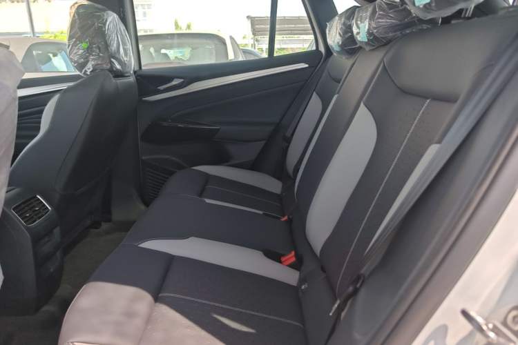 Used Volkswagen ID.4 CROZZ 2026 Model Pure Enjoyment Edition PURE Left Rear Seat