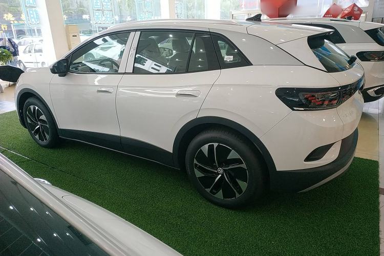 Used Volkswagen ID.4 CROZZ 2026 Model Pure Enjoyment Edition PURE Left Side