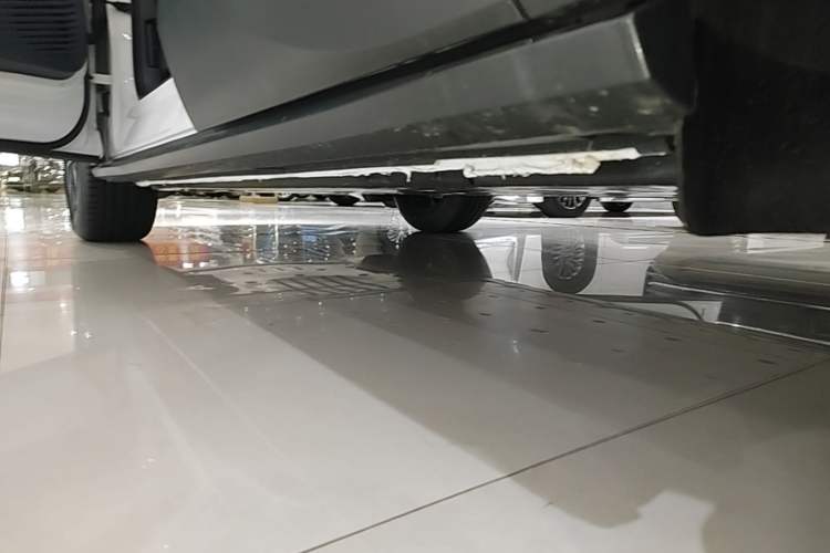 Used Volkswagen ID.4 CROZZ 2026 Model Pure Enjoyment Edition PURE Left Side Sill