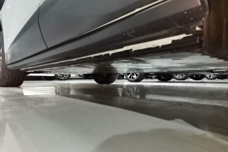 Used Volkswagen ID.4 CROZZ 2026 Model Pure Enjoyment Edition PURE Left Side Sill