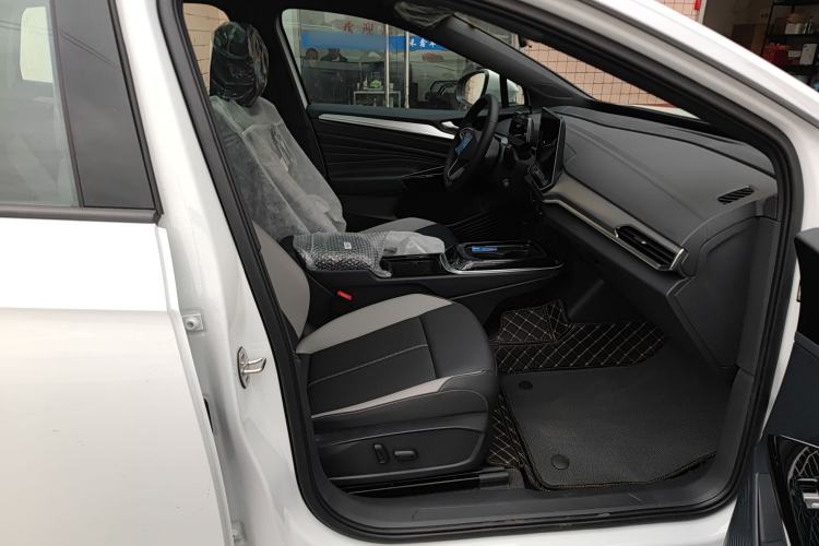 Used Volkswagen ID.4 CROZZ 2026 Model Pure Enjoyment Edition PURE Right Front Seat