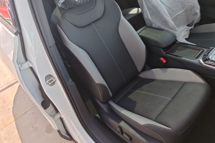 Used Volkswagen ID.4 CROZZ 2026 Model Pure Enjoyment Edition PURE Right Front Seat