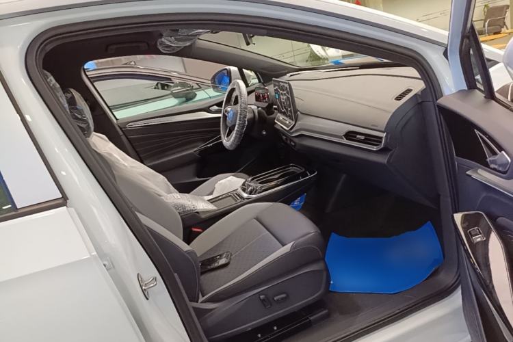 Used Volkswagen ID.4 CROZZ 2026 Model Pure Enjoyment Edition PURE Right Front Seat